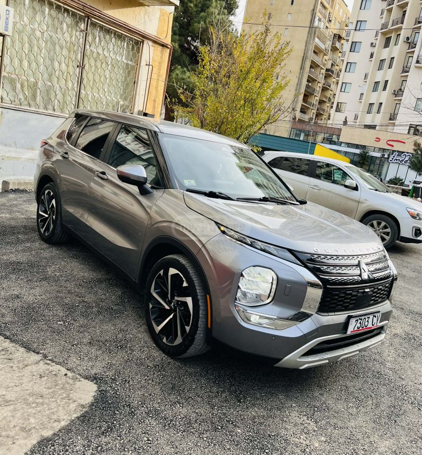 Mitsubishi Outlander - фото 3