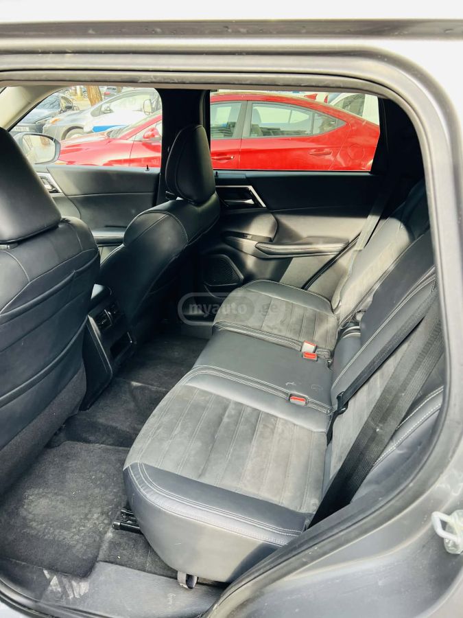 Mitsubishi Outlander - фото 9