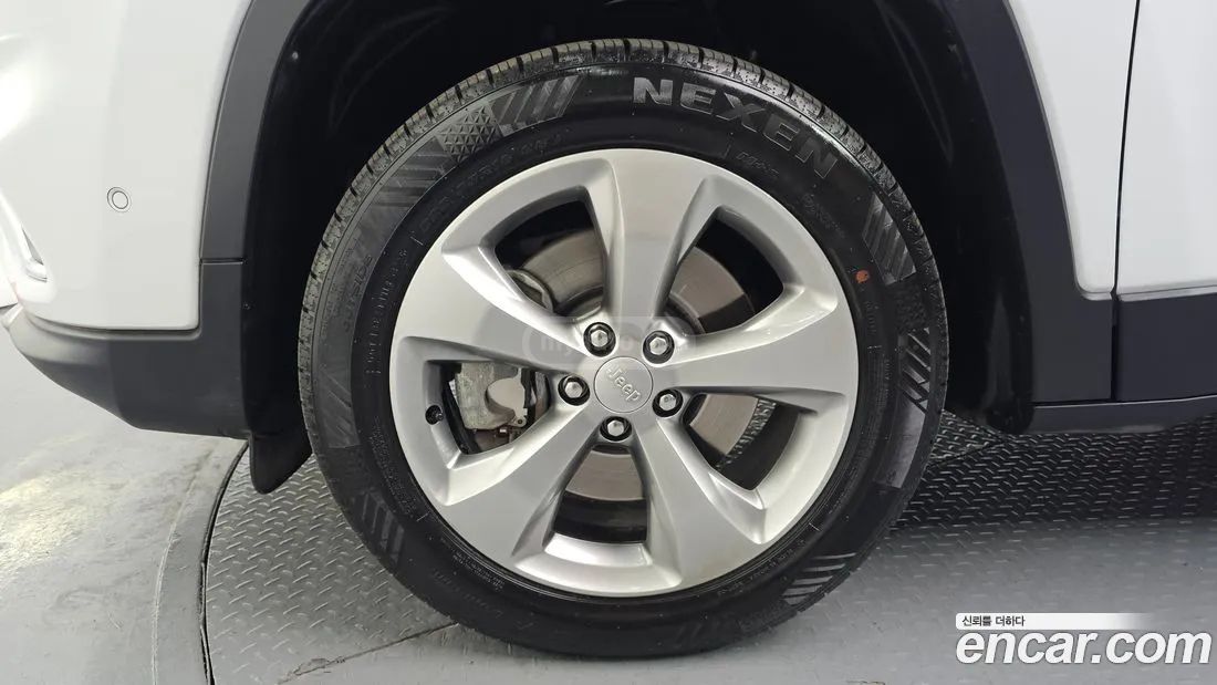 Jeep Cherokee - фото 5