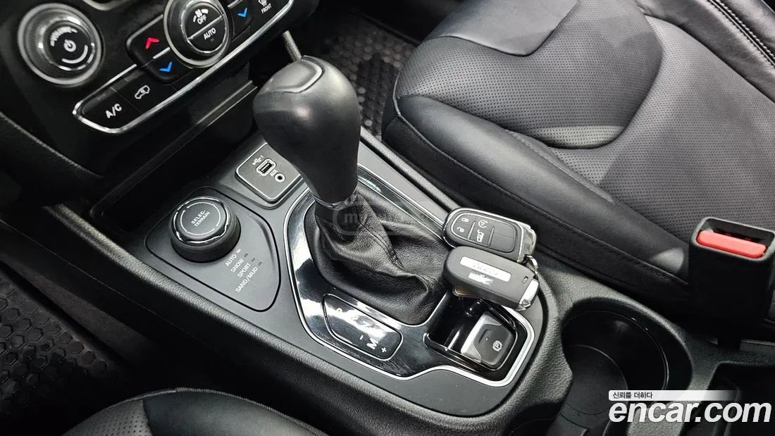 Jeep Cherokee - фото 9