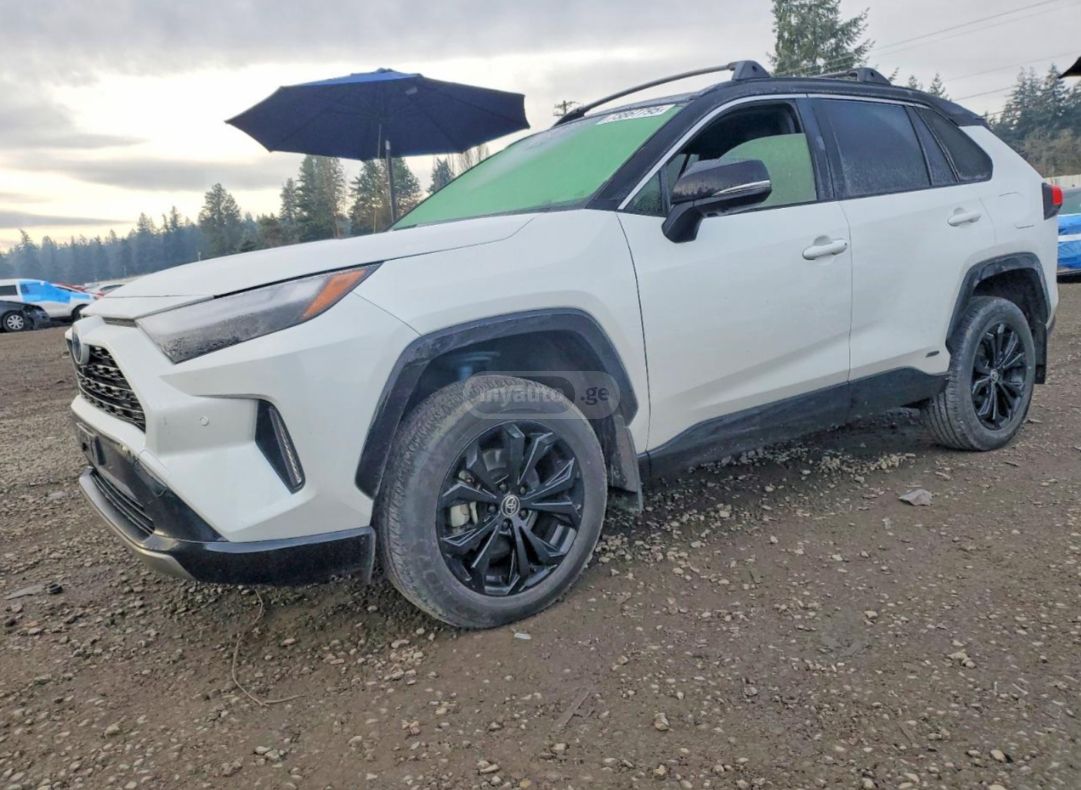 Toyota RAV 4 - фото 1