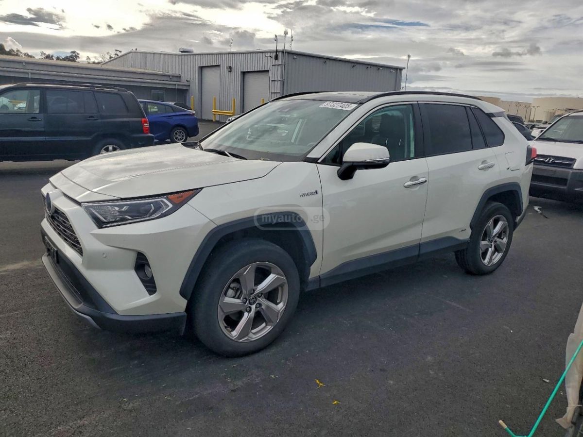 Toyota RAV 4 - фото 1