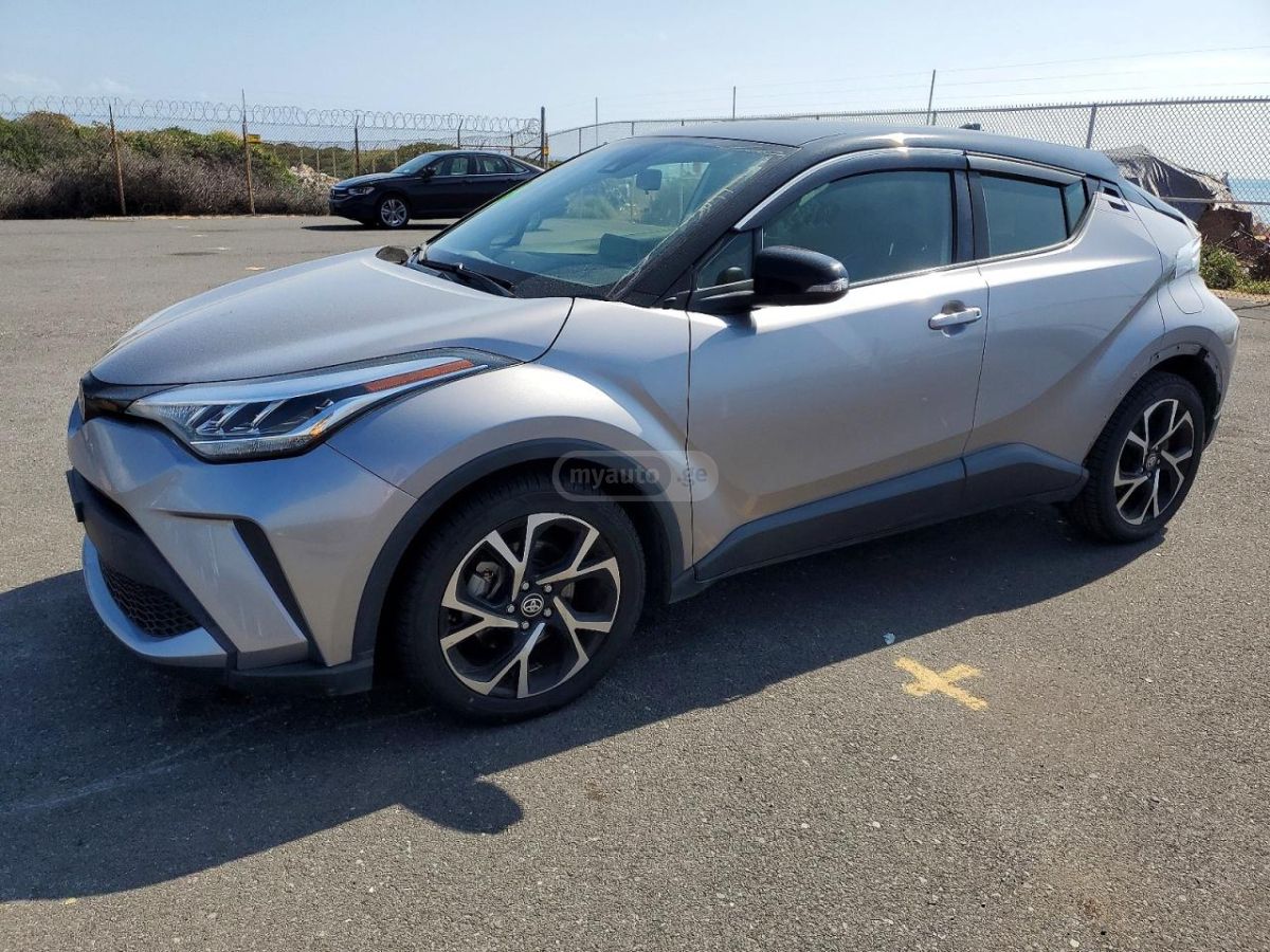 Toyota CHR - фото 1