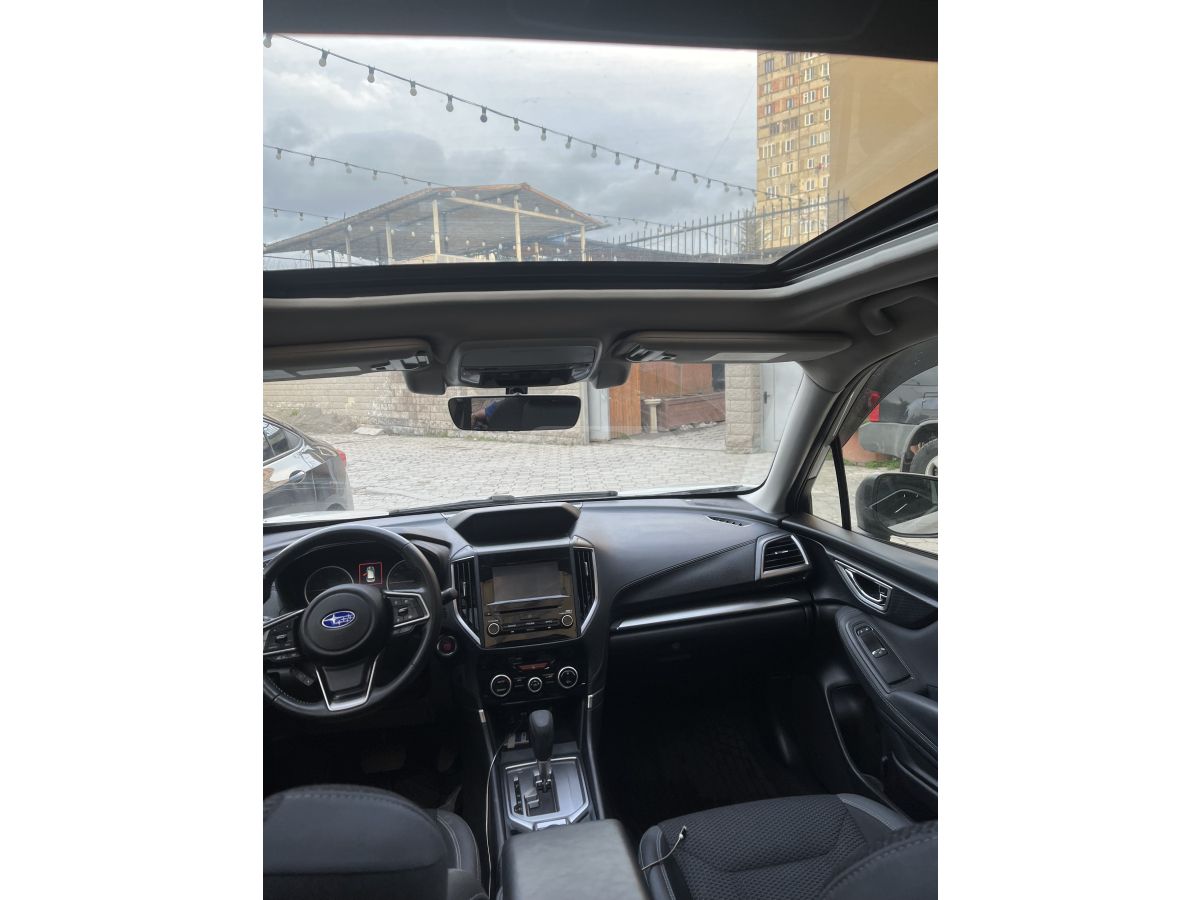 Subaru Premium 4dr All-Wheel Drive CV — миниатюра 10