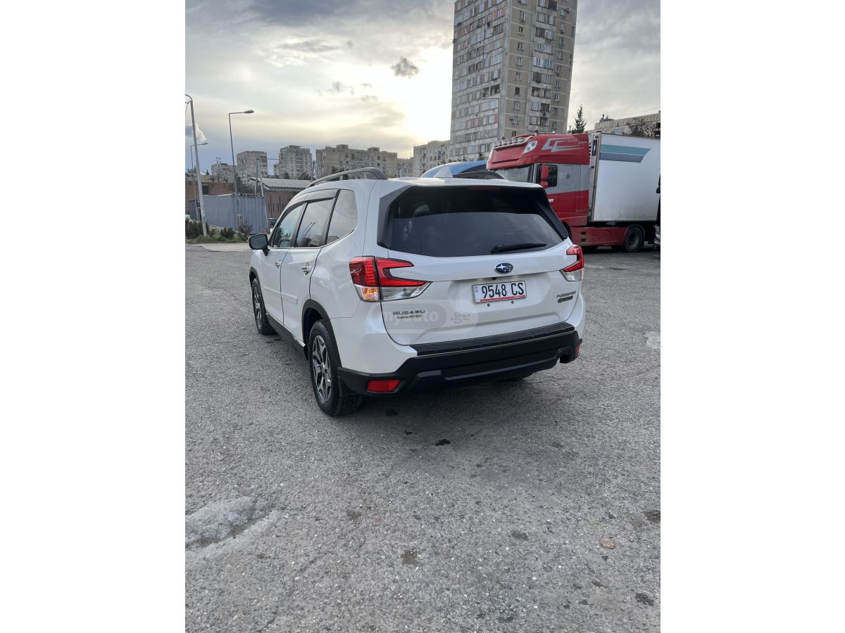 Subaru Premium 4dr All-Wheel Drive CV — миниатюра 12