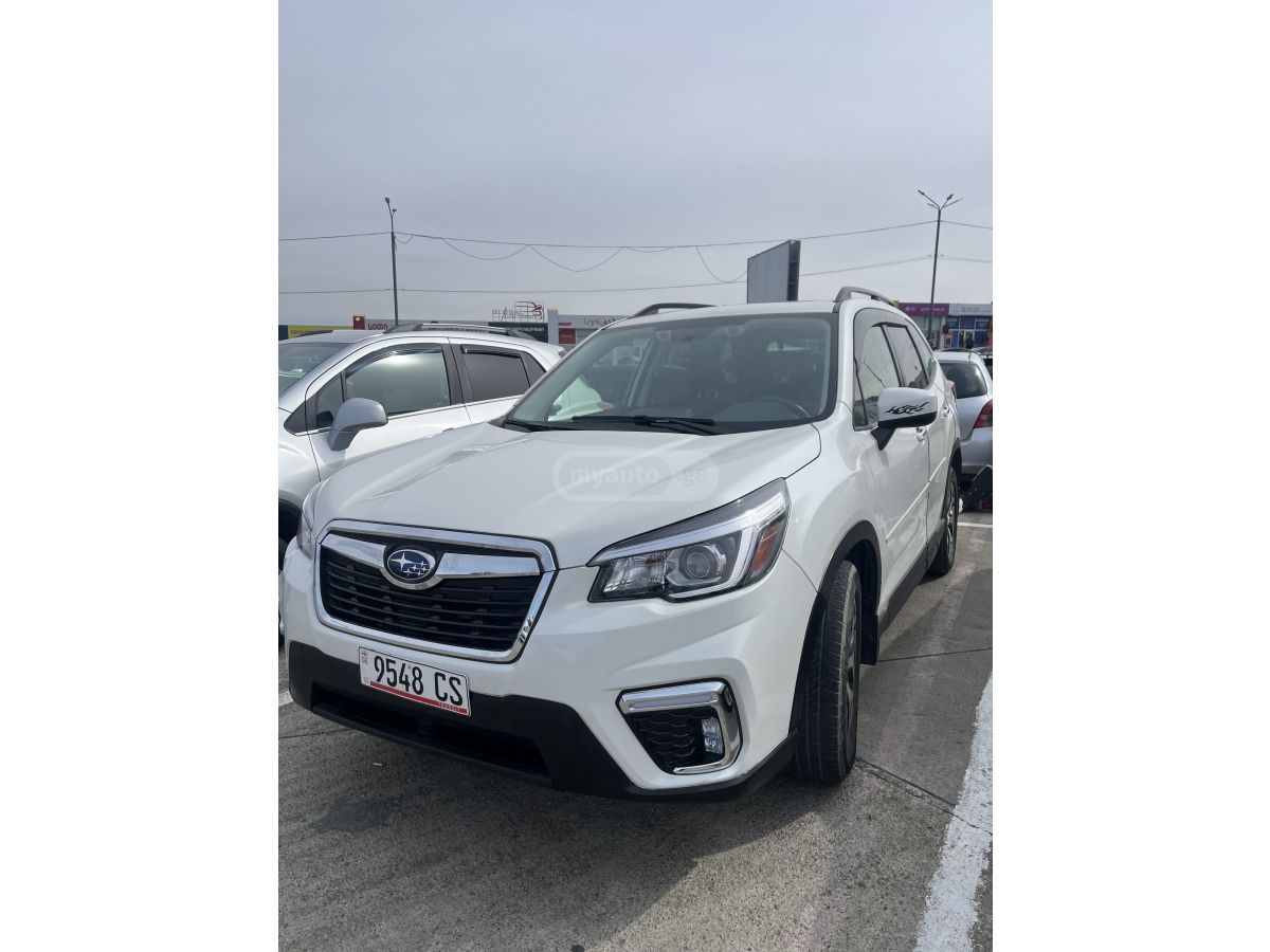 Subaru Premium 4dr All-Wheel Drive CV — миниатюра 4