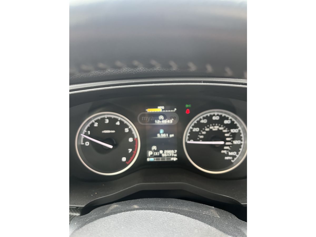 Subaru Premium 4dr All-Wheel Drive CV — миниатюра 5