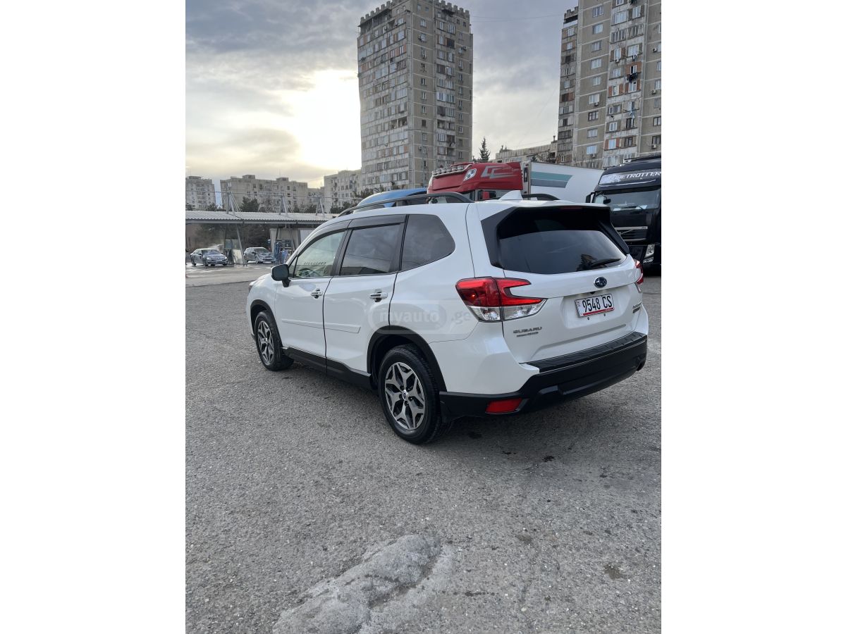 Subaru Premium 4dr All-Wheel Drive CV — миниатюра 7