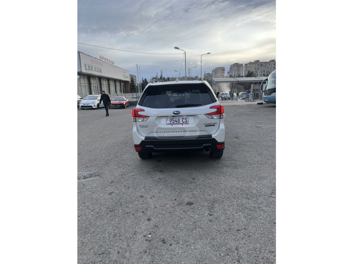 Subaru Premium 4dr All-Wheel Drive CV — миниатюра 8