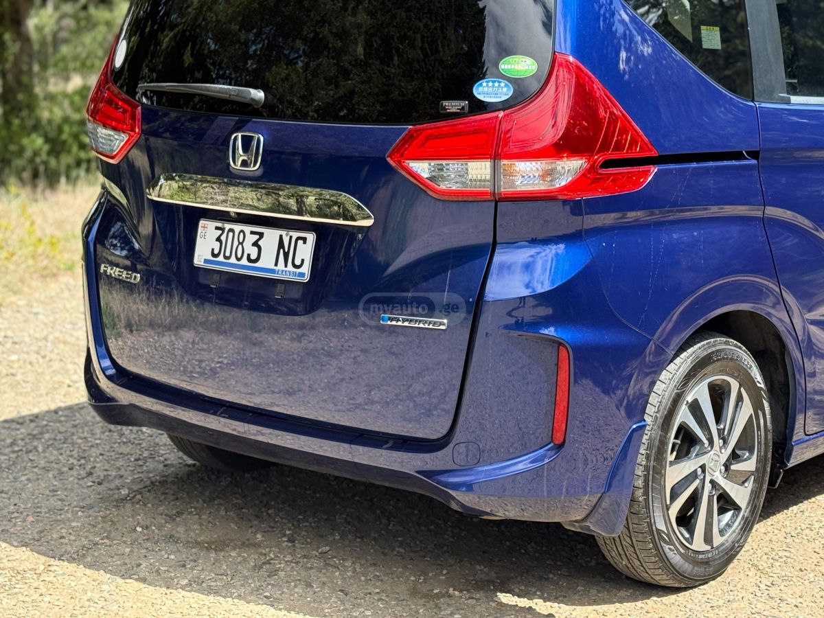 Honda Freed - фото 3