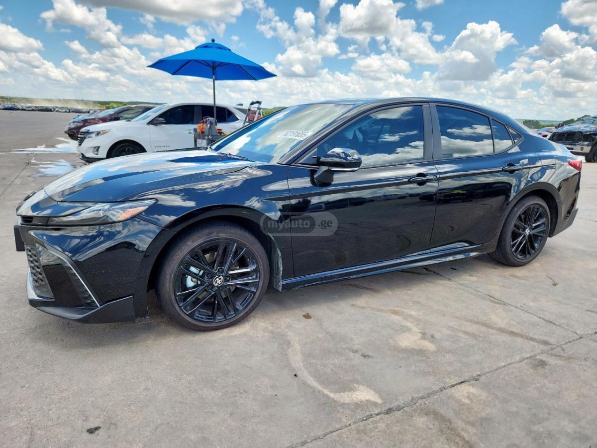 Toyota Camry - фото 4