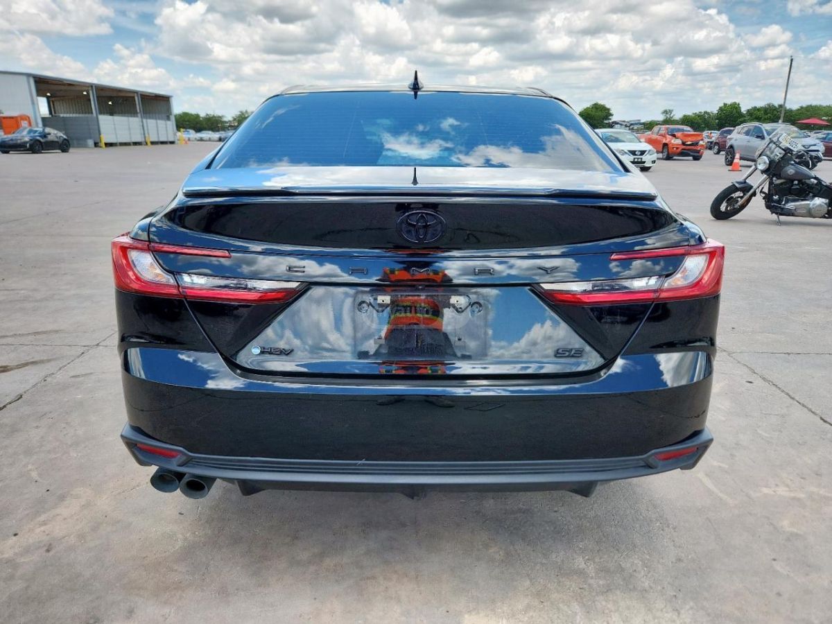 Toyota Camry - фото 5