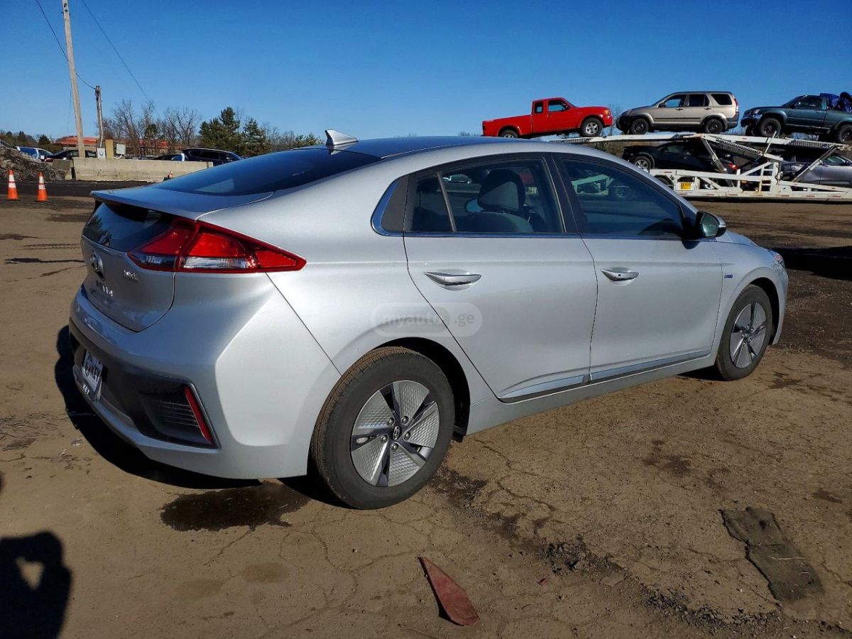 Hyundai Ioniq SE 2020 — миниатюра 3
