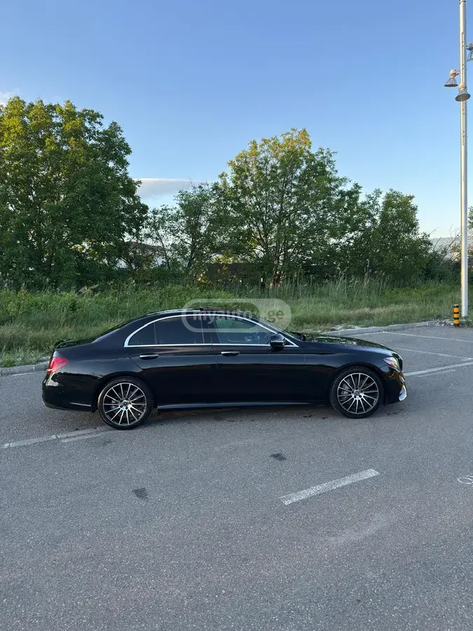 نمای دیگر Mercedes-Benz 2017