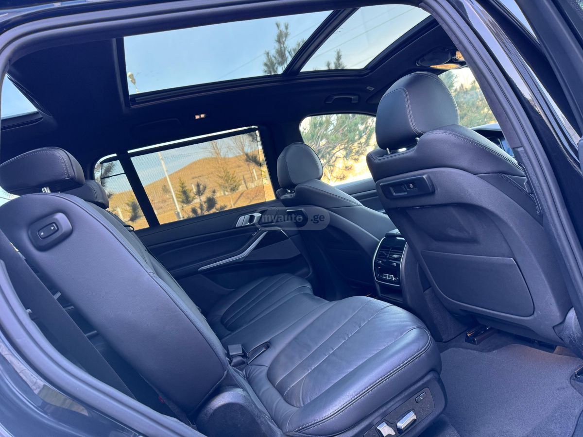 BMW X7 - фото 12