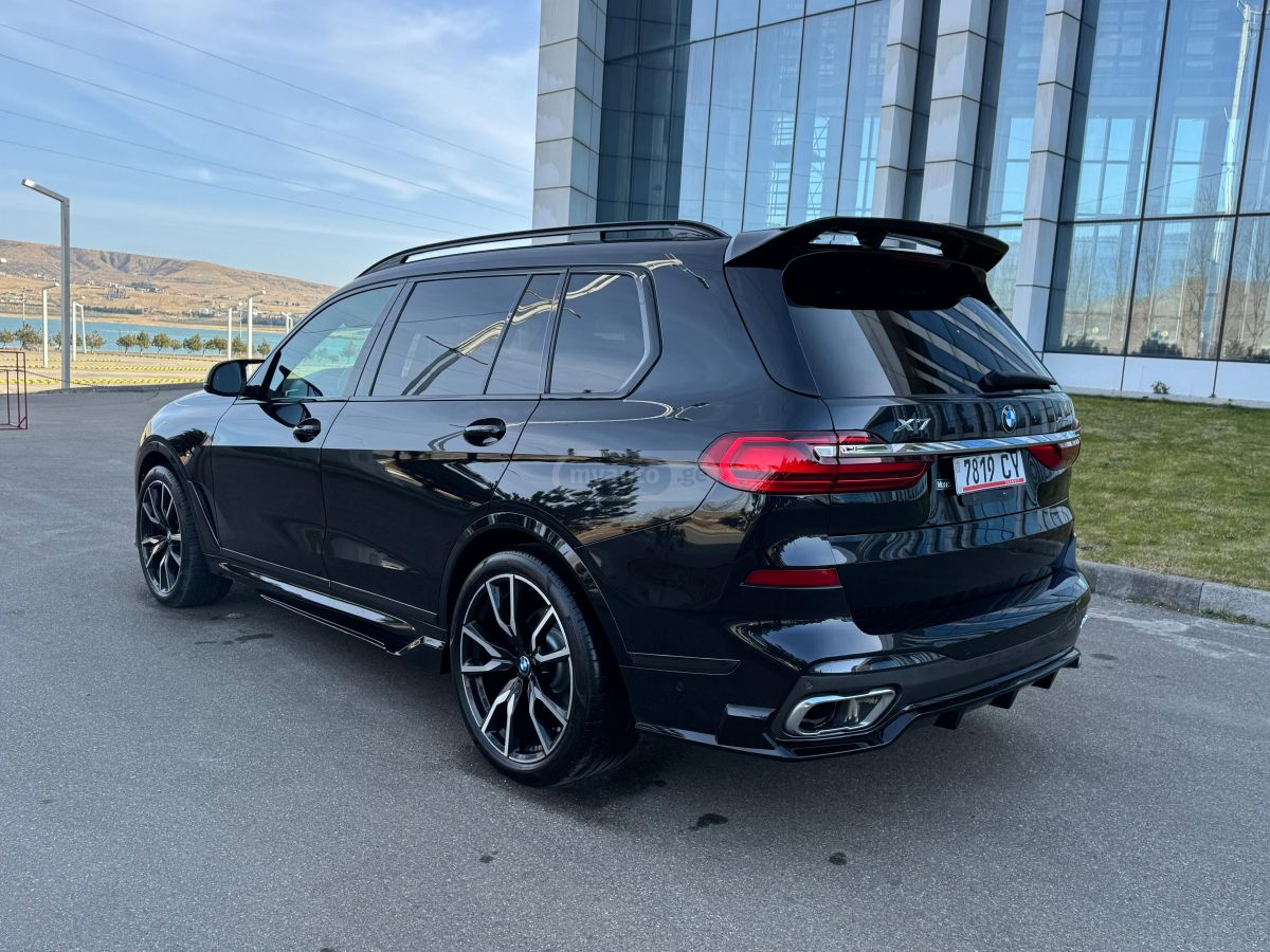 BMW X7 - фото 5