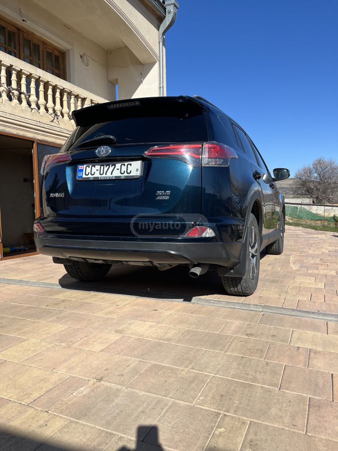 Toyota RAV 4 - фото 4