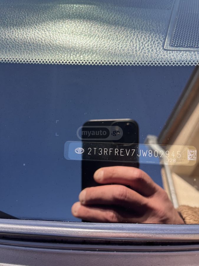 Toyota RAV 4 - фото 6