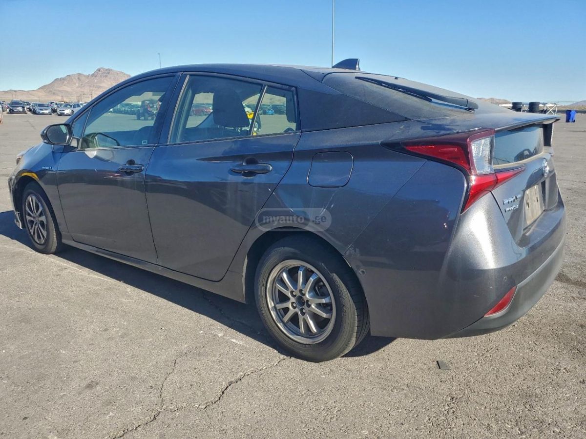 Toyota Prius - фото 2