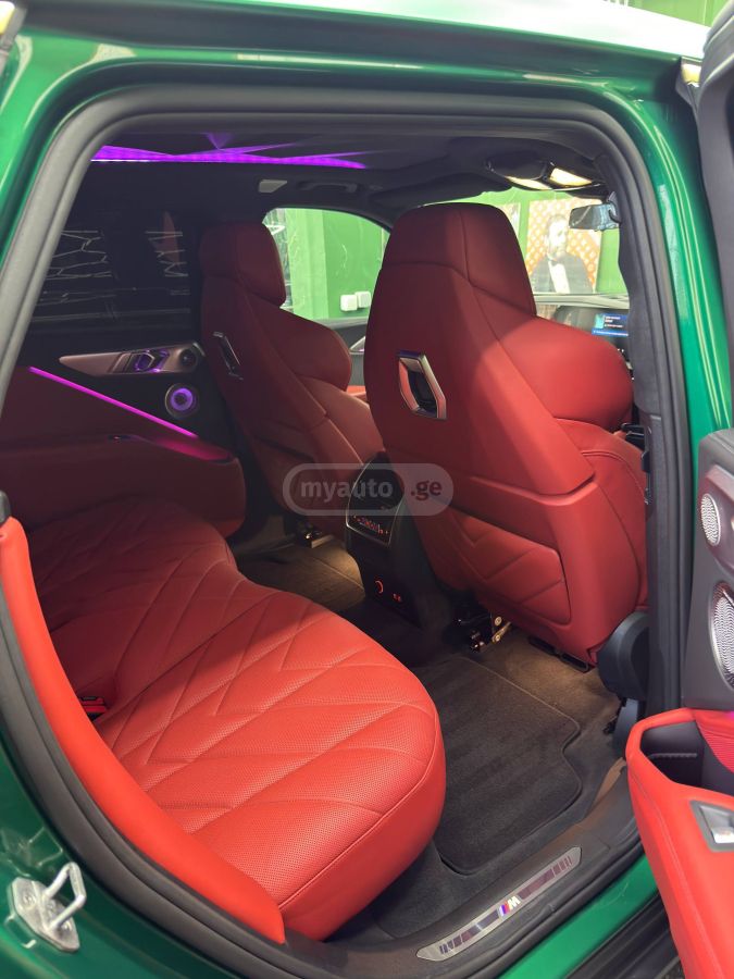 BMW Base 4dr All-Wheel Drive Sport — миниатюра 9