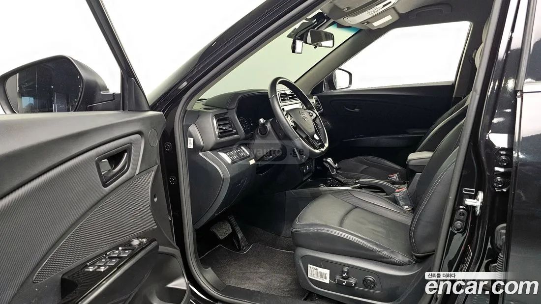 Ssangyong Tivoli - фото 11