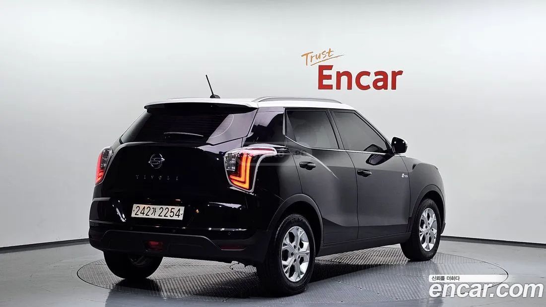 Ssangyong Tivoli - фото 2