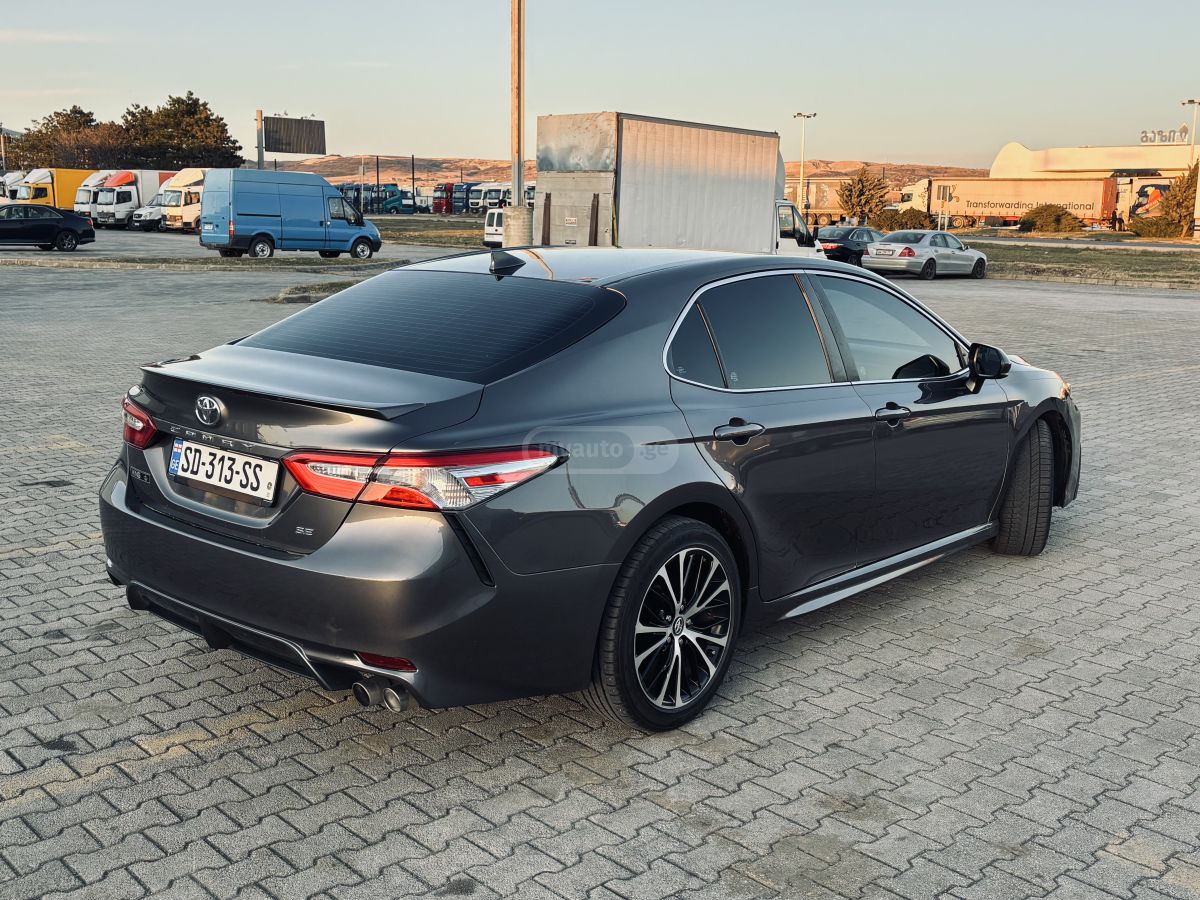 Toyota Camry - фото 7