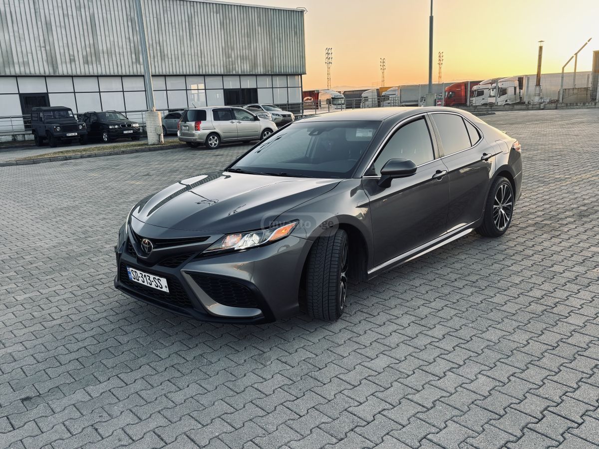 Toyota Camry - фото 8