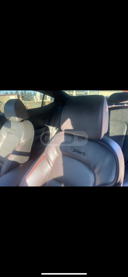 Hyundai Sport 4dr Sedan Automatic — миниатюра 9