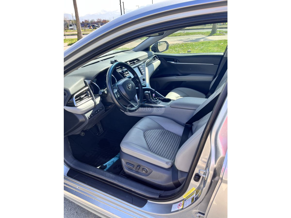 Toyota Camry - фото 12