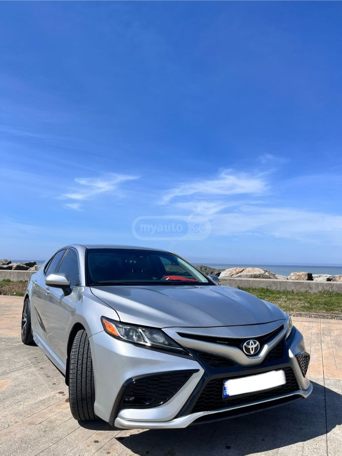 Toyota Camry - фото 4