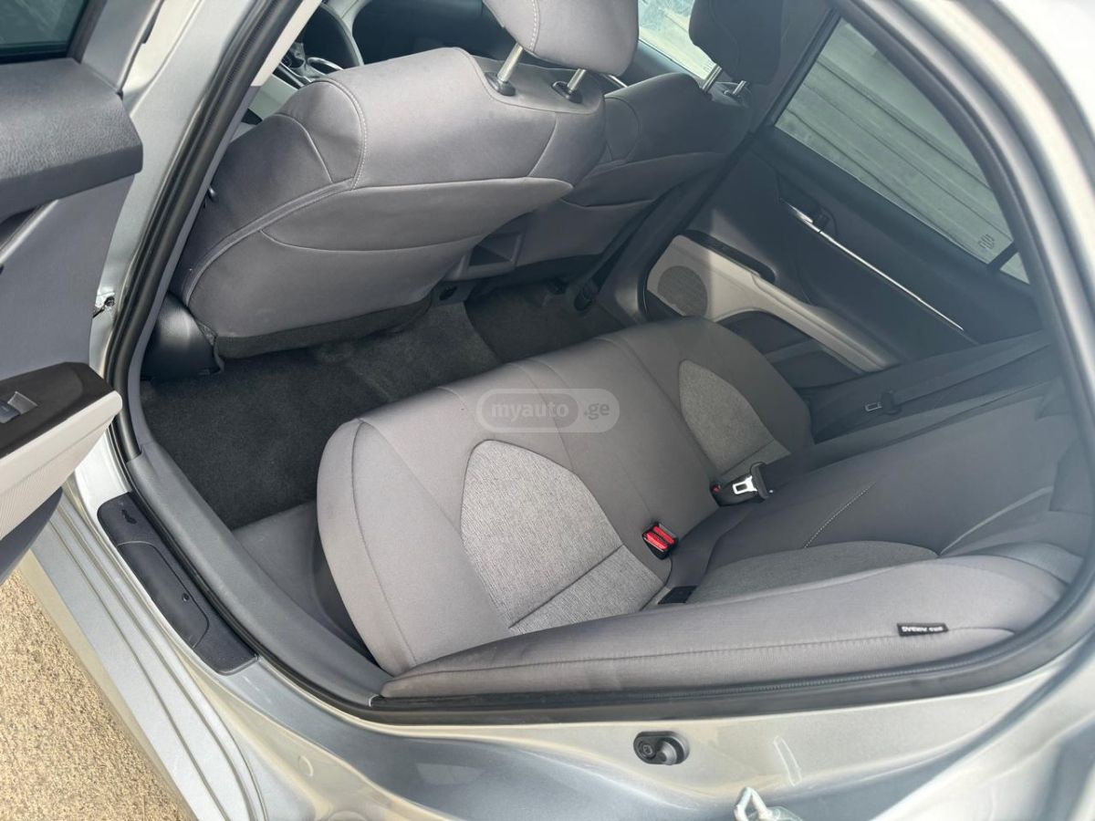 Toyota XSE 4dr Front-Wheel Drive Seda — миниатюра 14