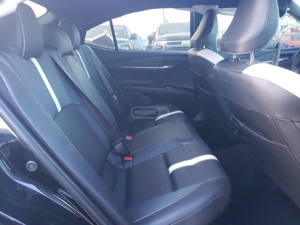 Toyota Camry - фото 10