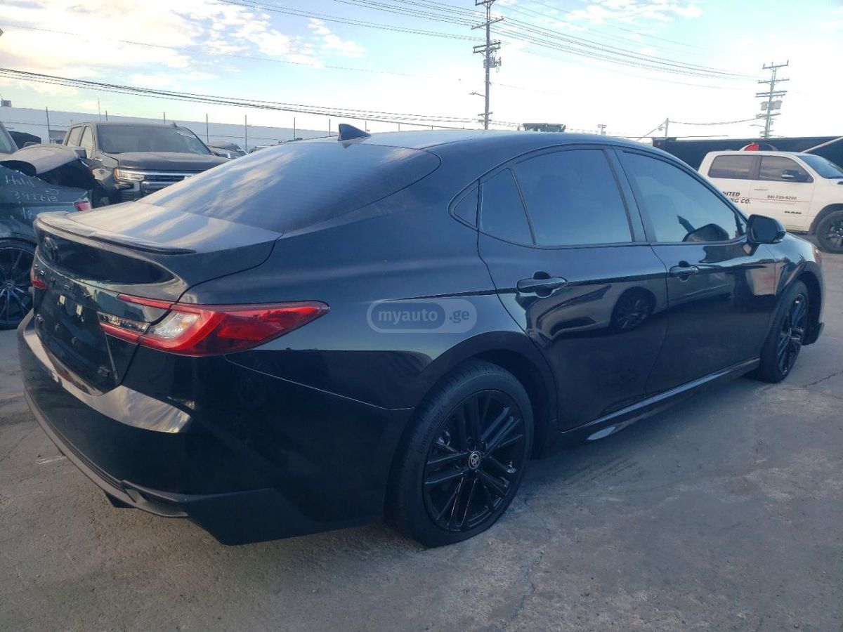 Toyota Camry - фото 5