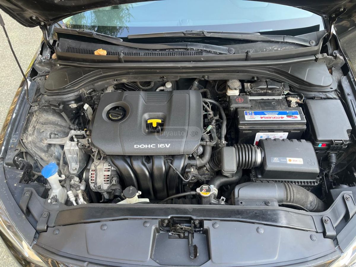 Hyundai Elantra - фото 4