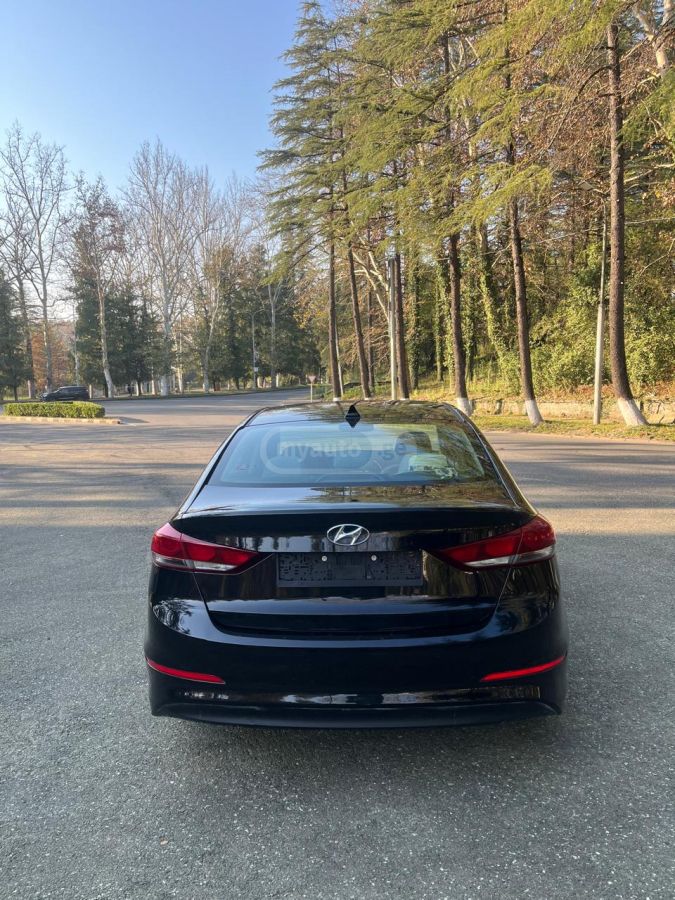Hyundai Elantra - фото 9