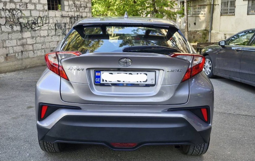 Toyota CHR - фото 1