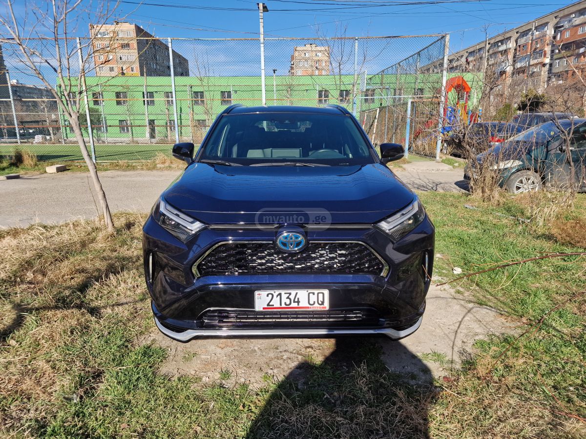 Toyota RAV 4 - фото 1