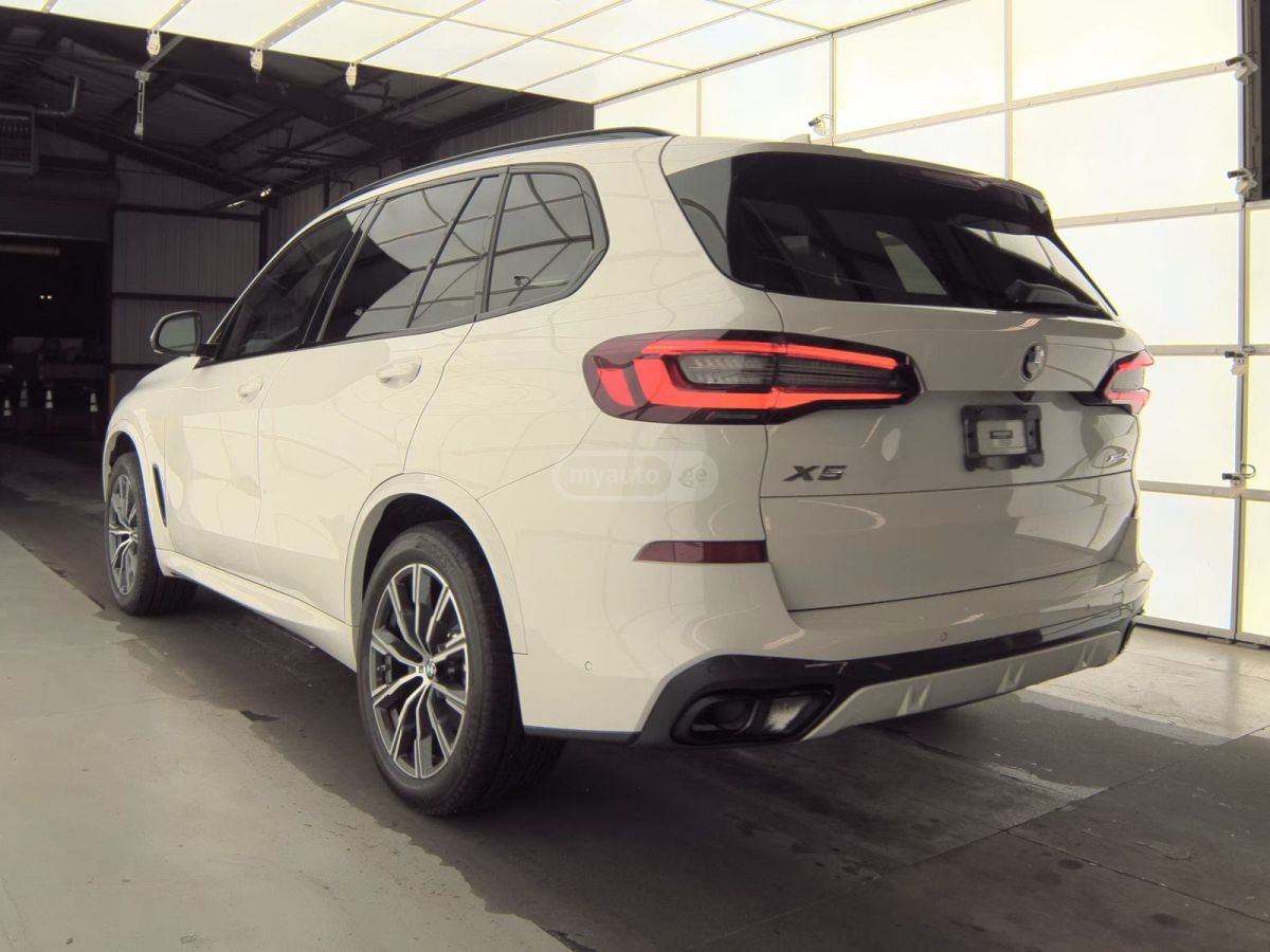 BMW X5 - фото 6