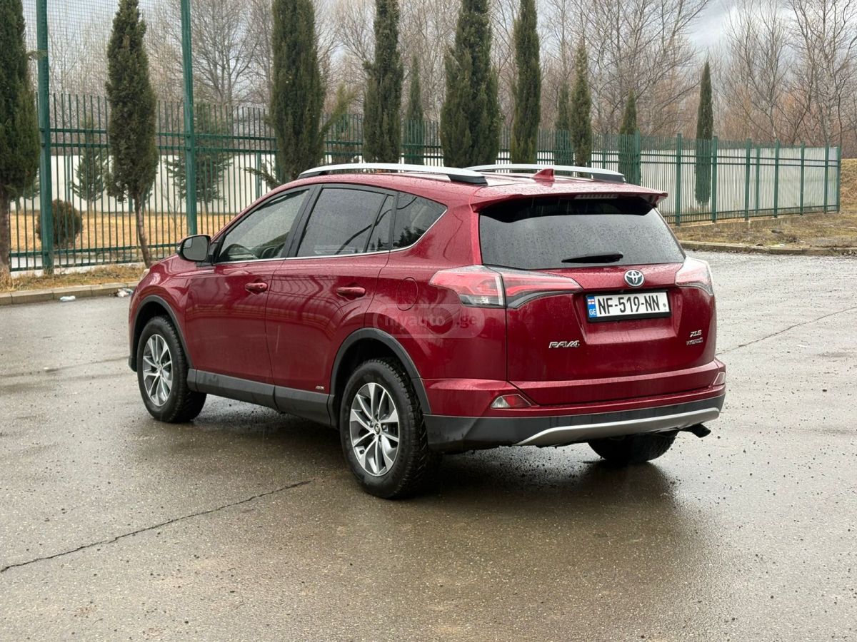 Toyota RAV 4 - фото 3