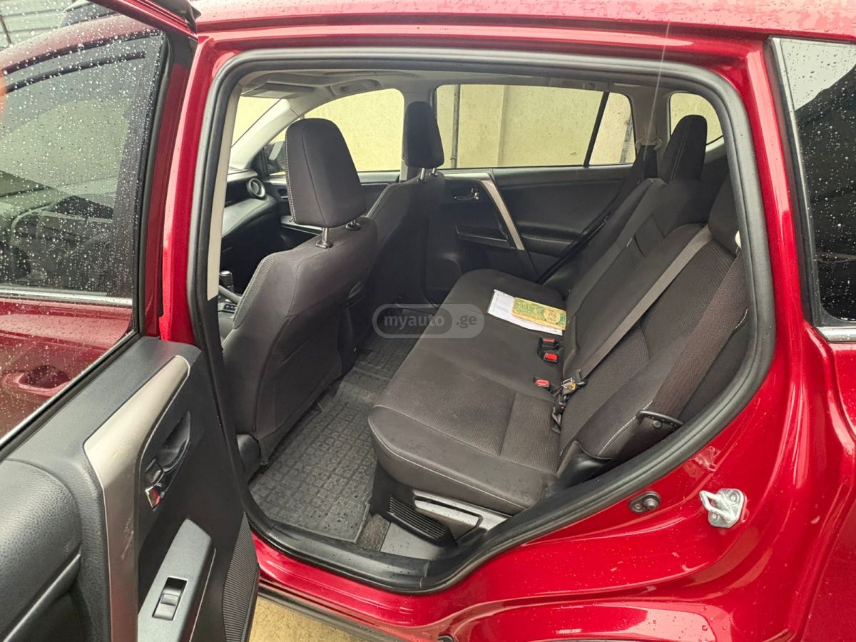 Toyota RAV 4 - фото 8