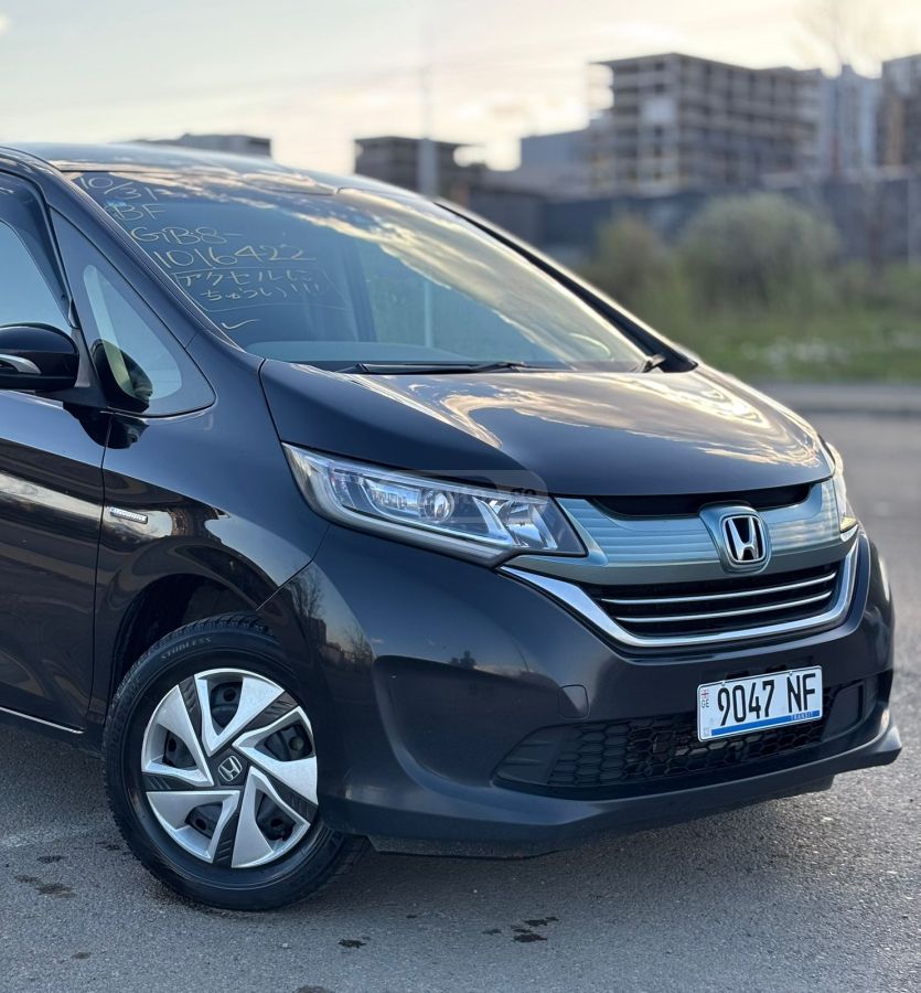 Honda Freed - фото 1