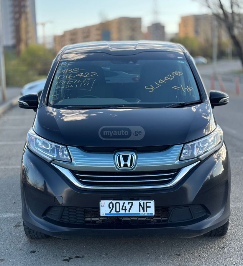 Honda Freed - фото 2