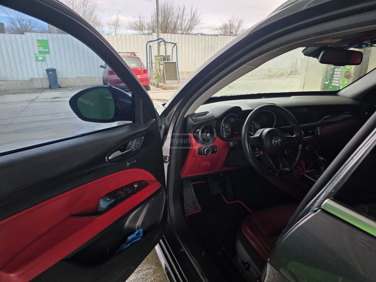 Alfa Romeo Stelvio - фото 11