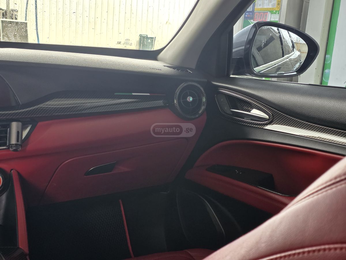 Alfa Romeo Stelvio - фото 12