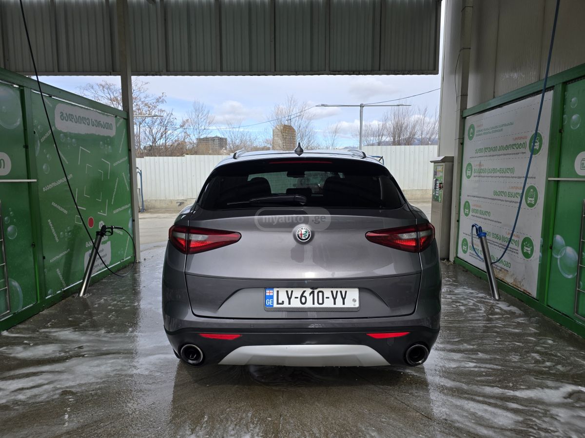 Alfa Romeo Stelvio - фото 8