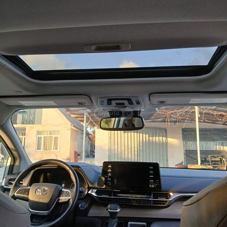 Toyota Sienna - фото 4