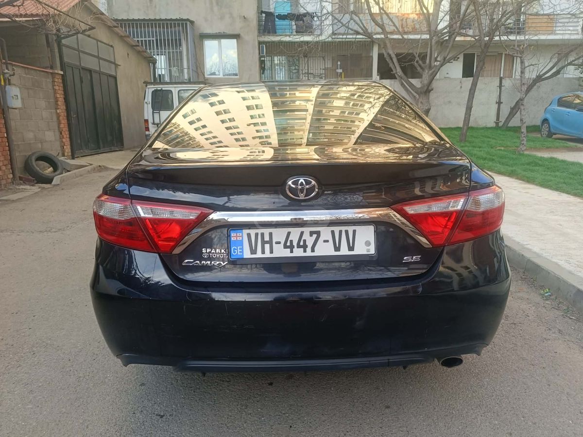 Toyota Camry - фото 4