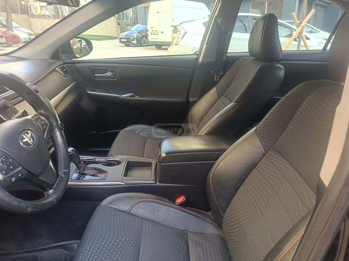 Toyota Camry - фото 8