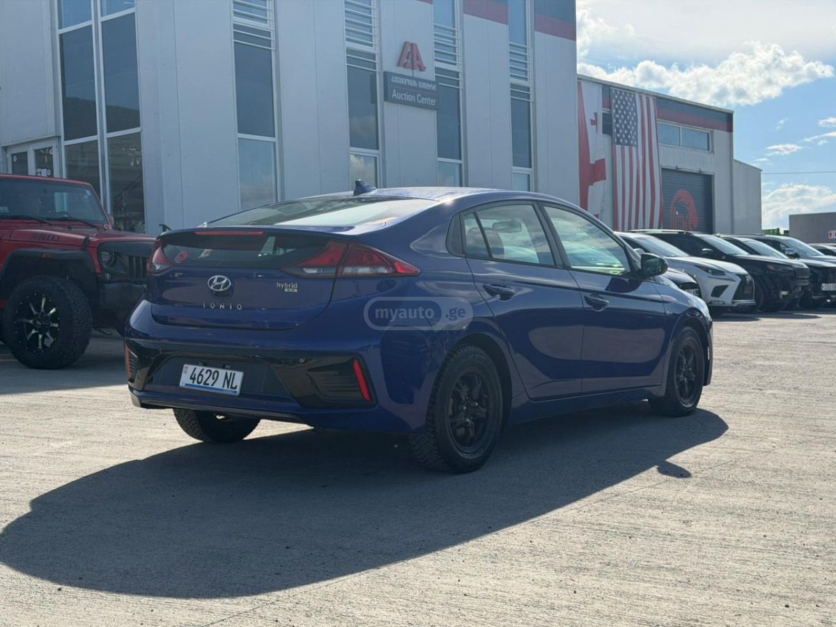 Hyundai Ioniq - фото 3
